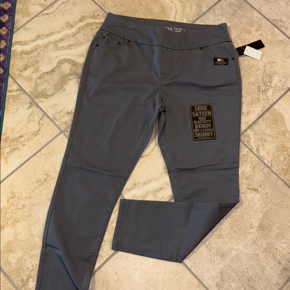 Stitchstar mid rise skinny pants! NWT!